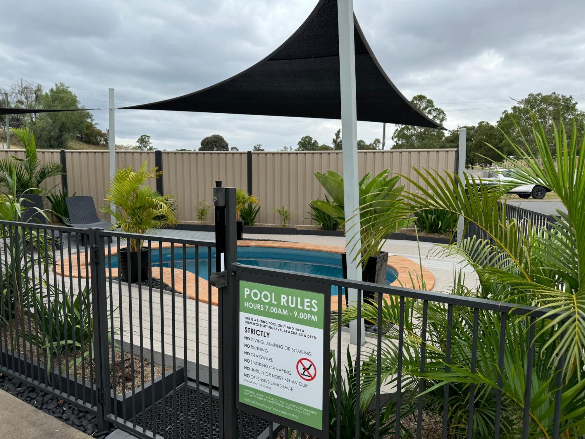 Raintree Motel Biloela Εξωτερικό φωτογραφία